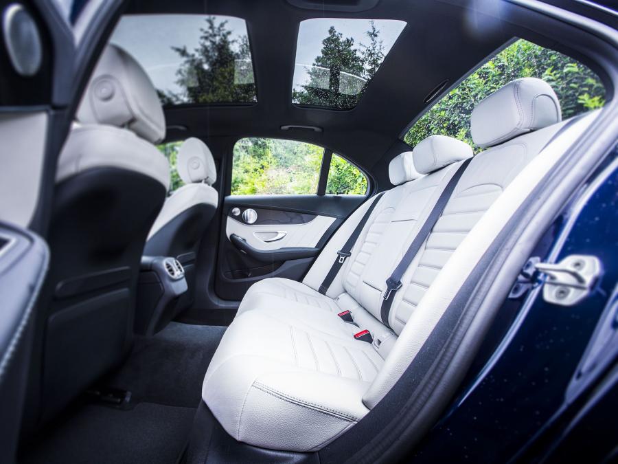  Mercedes-Benz C400 4Matic AMG Line 2015 года  (US) (фото 18 из 18)